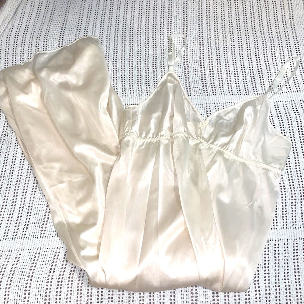 Vintage 70s Montgomery Ward Maxi Nightgown Nylon V Neck Cream Ivory Small